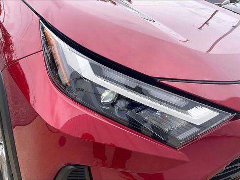Used 2025 Toyota RAV4 XLE AWD/4WD image 32