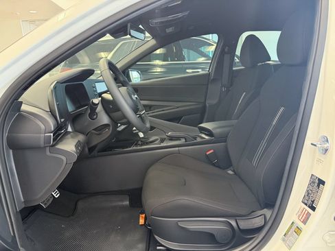 Used 2026 Hyundai Elantra SEL Sport Premium FWD image 12