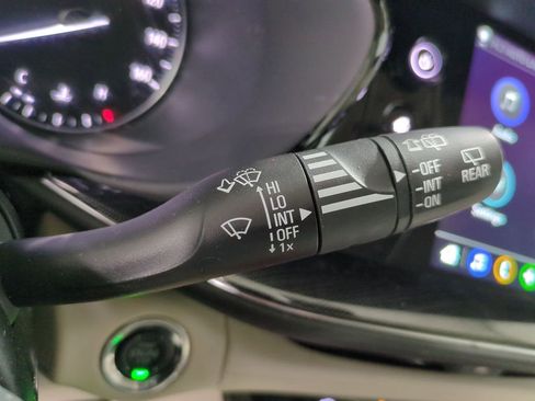 Used 2023 Buick Envision Preferred image 31