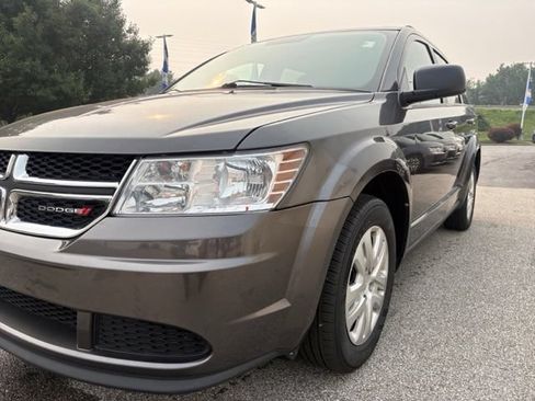Used 2017 Dodge Journey SE w/ Flexible Seating Group FWD image 22