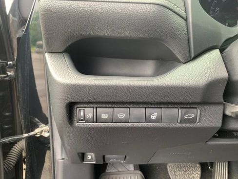 Used 2023 Toyota RAV4 XLE Premium AWD/4WD image 31