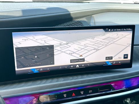 Used 2023 BMW 740i w/ Parking Assistance Package image 14