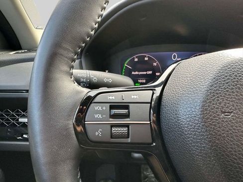 Certified 2025 Honda Accord Touring image 30