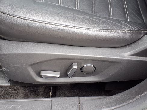 Used 2015 Ford Fusion SE w/ Equipment Group 202A image 4