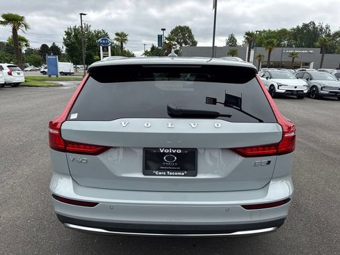 New 2026 Volvo V60 B5 Cross Country Ultra w/ Climate Package AWD/4WD image 6