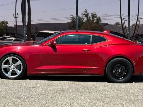 Used 2018 Chevrolet Camaro SS RWD image 4
