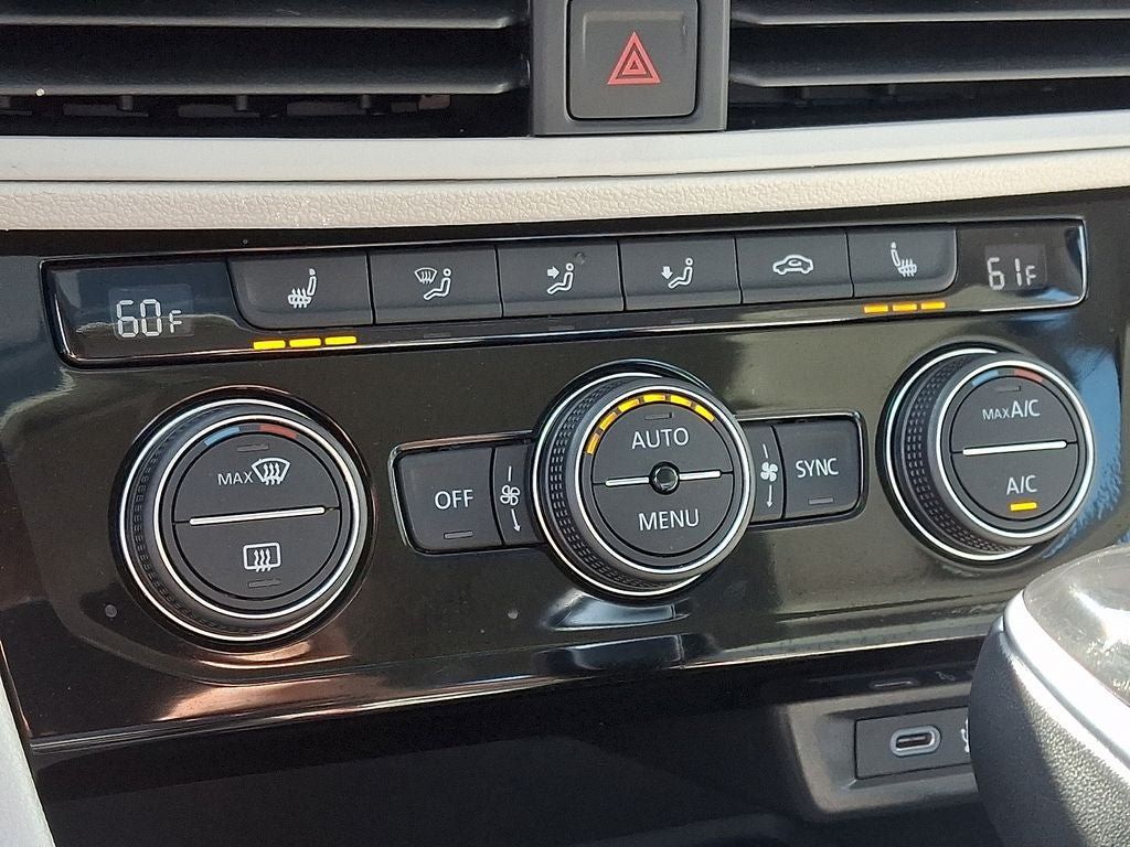 Certified 2023 Volkswagen Jetta SE FWD image 16