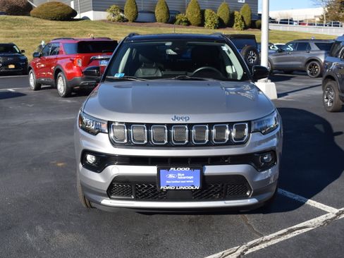 Used 2022 Jeep Compass Limited w/ Sun and Sound Group image 2