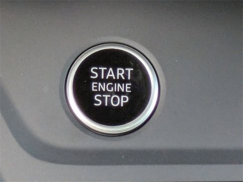 Used 2025 Audi Q3 2.0T Premium image 25