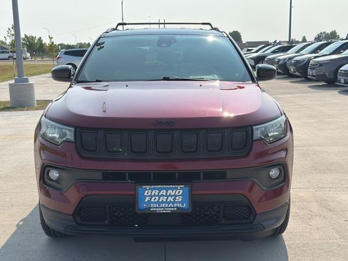Used 2022 Jeep Compass Latitude AWD/4WD image 3