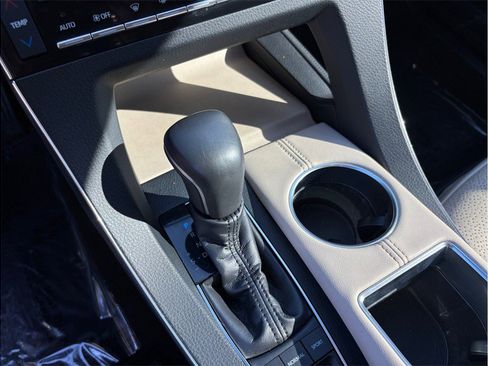 Used 2019 Toyota Avalon Limited w/ Advanced Safety Package image 37