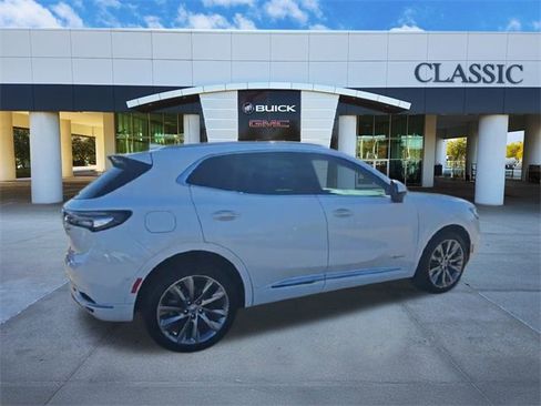 Used 2022 Buick Envision Avenir w/ Technology Package II image 8