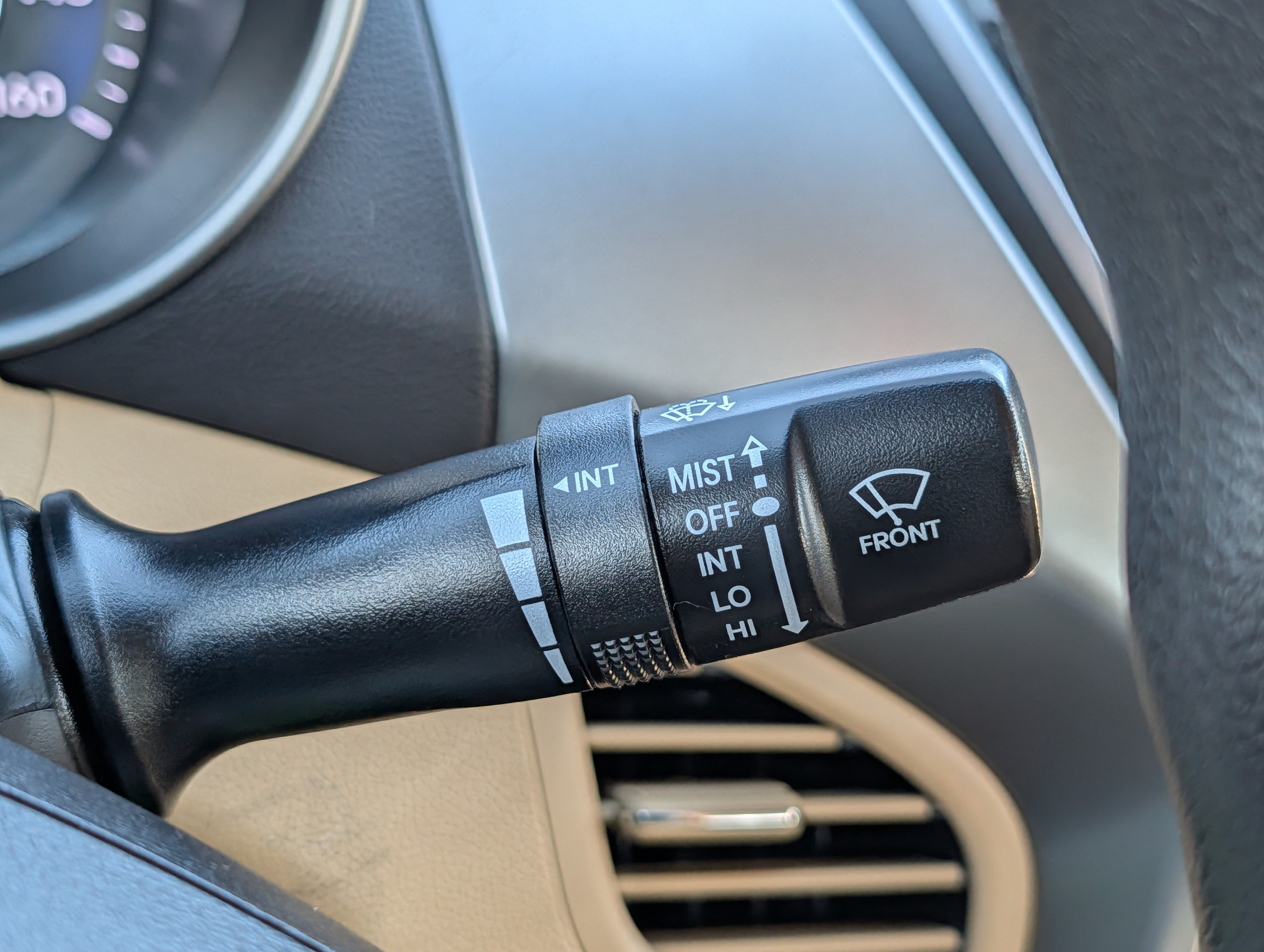 Used 2013 Hyundai Elantra GLS w/ Preferred Pkg FWD image 31