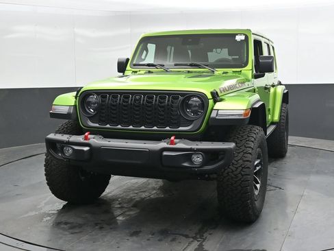 Used 2025 Jeep Wrangler Unlimited Rubicon AWD/4WD image 6