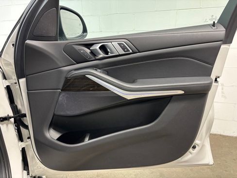 Used 2023 BMW X7 xDrive40i image 34