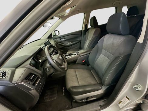 Used 2025 Nissan Rogue SV image 13