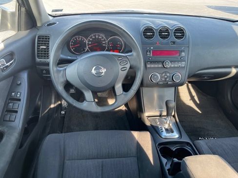 Used 2010 Nissan Altima 2.5 S FWD image 25