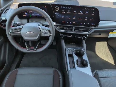 New 2026 Chevrolet Equinox EV RS image 4