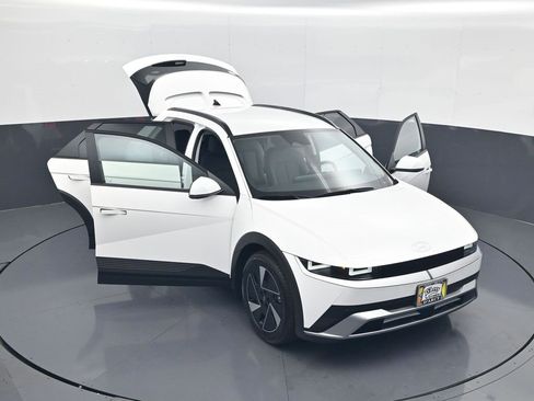 New 2025 Hyundai Ioniq 5 SEL image 29