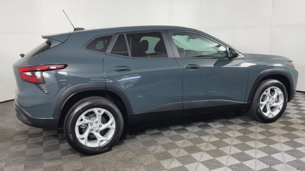 New 2026 Chevrolet Trax LS w/ LS Convenience Package FWD image 10