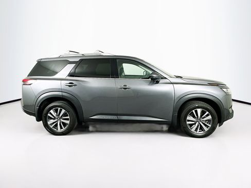 Used 2024 Nissan Pathfinder SL w/ Black Appearance Package AWD/4WD image 10