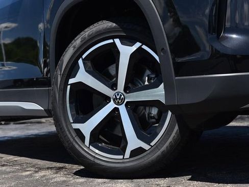 New 2026 Volkswagen Tiguan SE AWD/4WD image 3