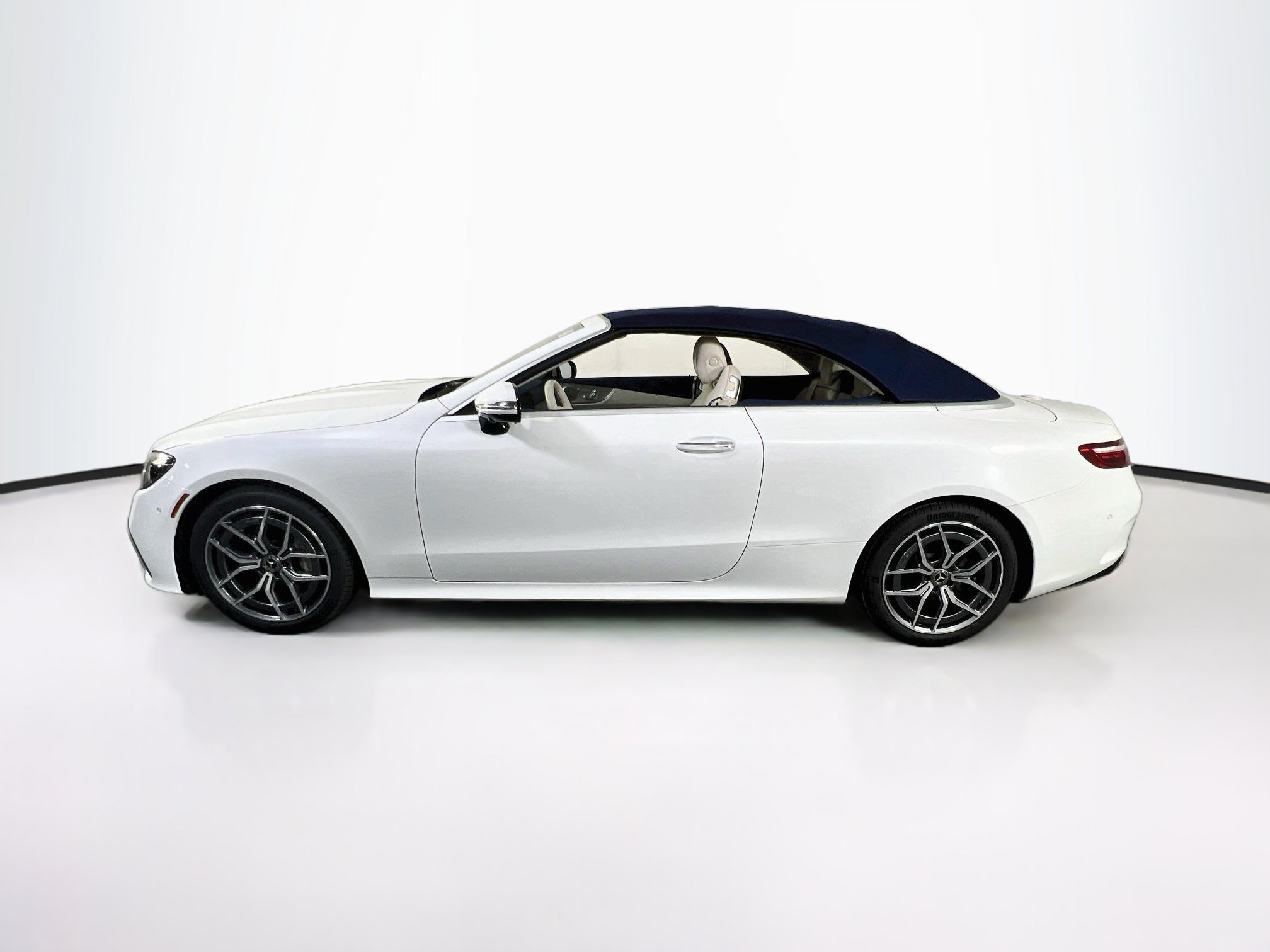 Used 2023 Mercedes-Benz E 450 4MATIC Cabriolet image 8