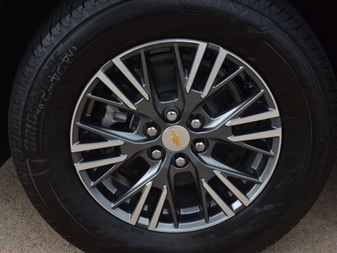 New 2026 Chevrolet Traverse LT w/ Driver Confidence Package FWD image 10