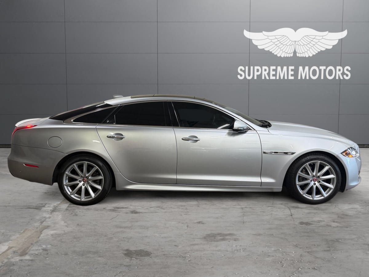 Used 2016 Jaguar XJ R-Sport RWD image 6
