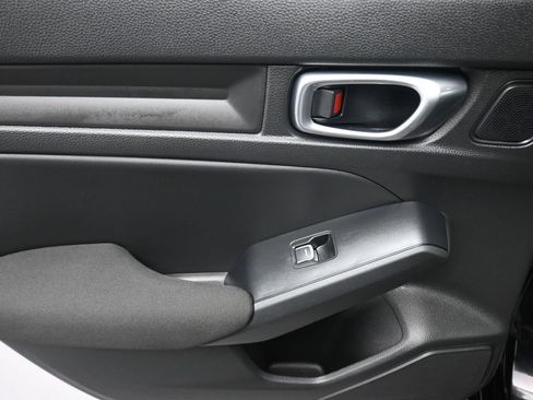 Used 2025 Honda Civic Sport image 32