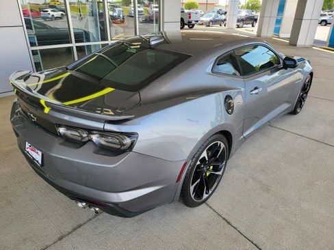 Used 2020 Chevrolet Camaro SS RWD image 14