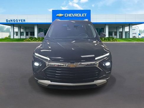 Used 2024 Chevrolet TrailBlazer LT w/ Driver Confidence Package image 2