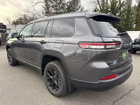 New 2025 Jeep Grand Cherokee L Altitude image 10