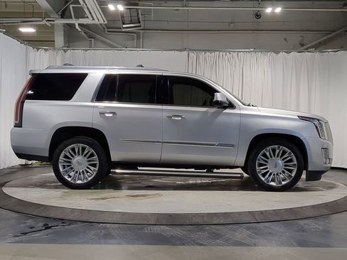 Used 2015 Cadillac Escalade Platinum image 18