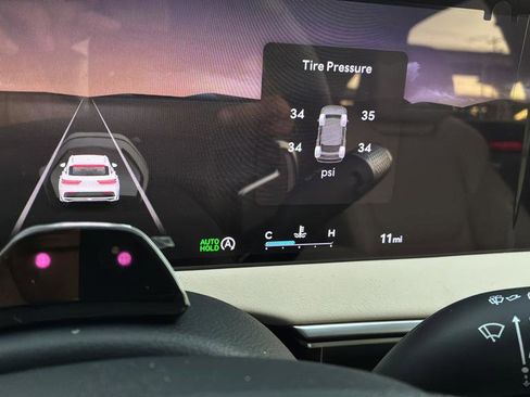 New 2026 Genesis GV70 2.5T Select image 32