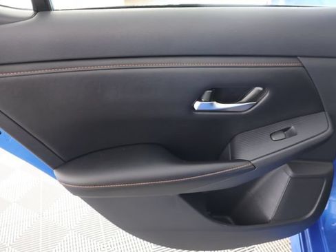 Used 2023 Nissan Sentra SR w/ SR Premium Package FWD image 21