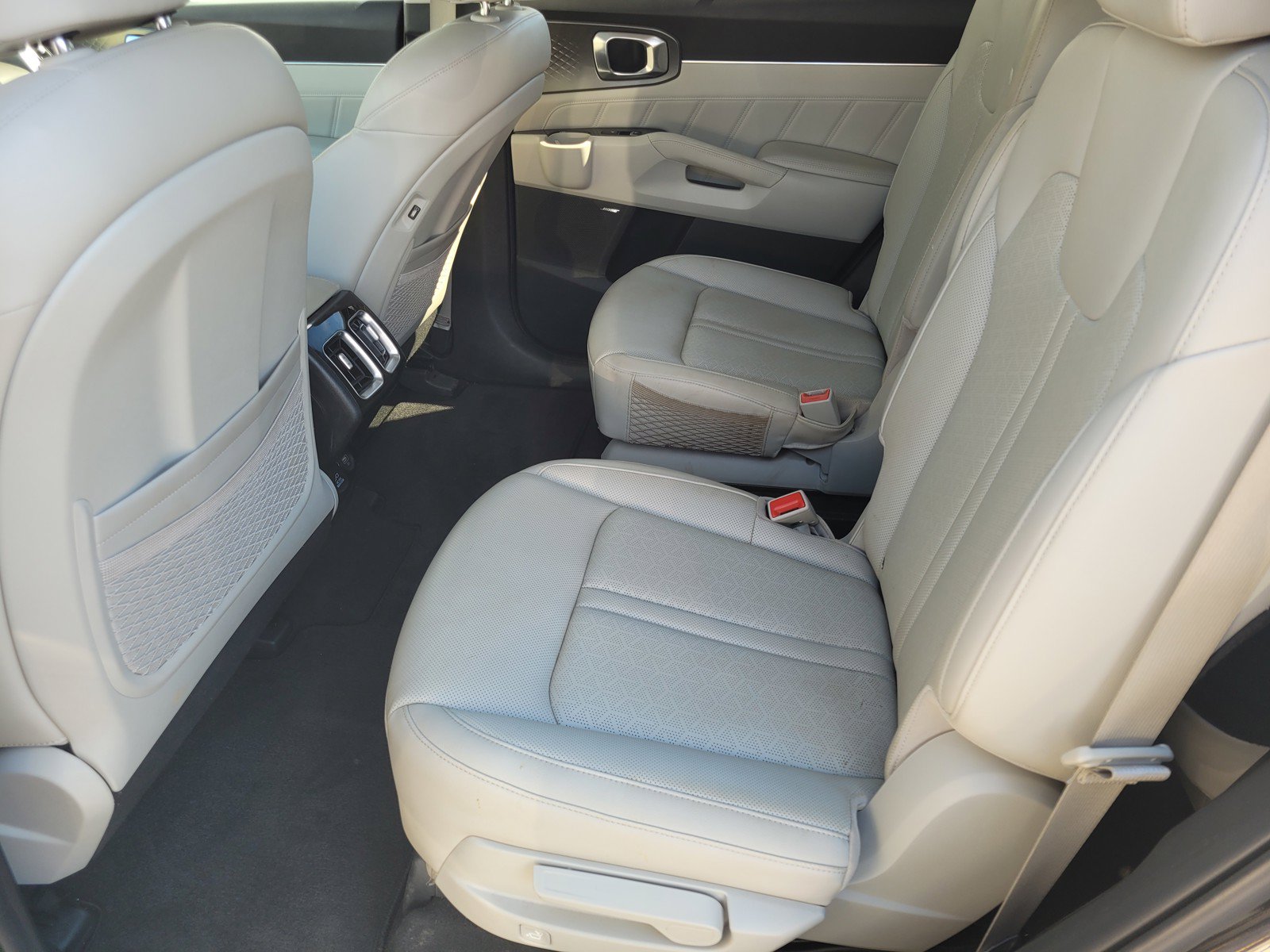 Used 2023 Kia Sorento SX Prestige w/ Panoramic Sunroof Package AWD/4WD image 10