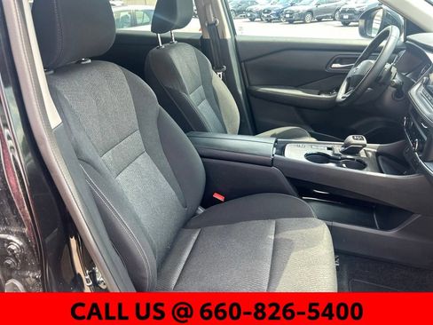 Used 2025 Nissan Rogue SV FWD image 6