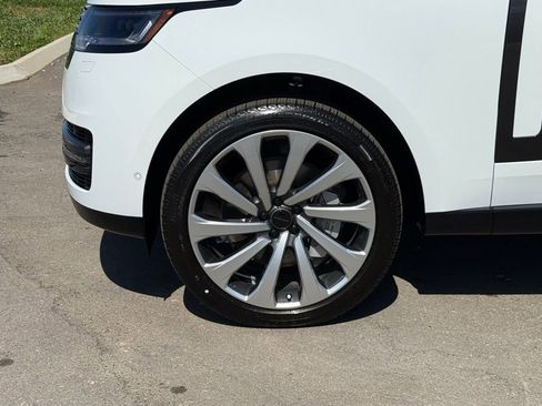 New 2026 Land Rover Range Rover Long Wheelbase SE image 10