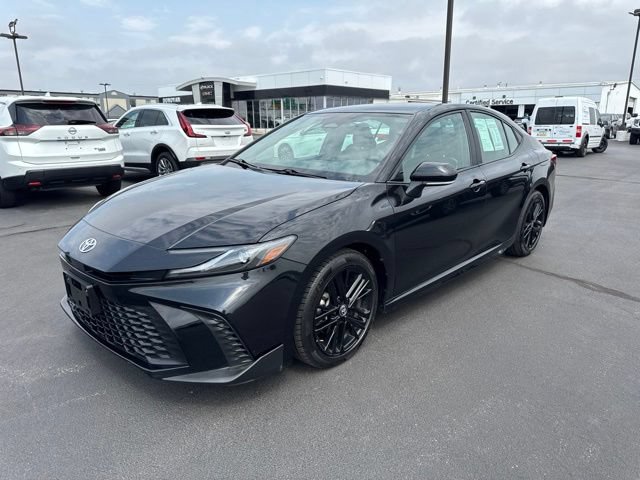 Used 2025 Toyota Camry SE FWD image 7