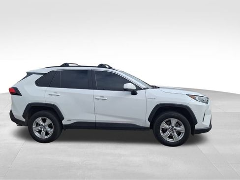 Used 2021 Toyota RAV4 XLE image 6