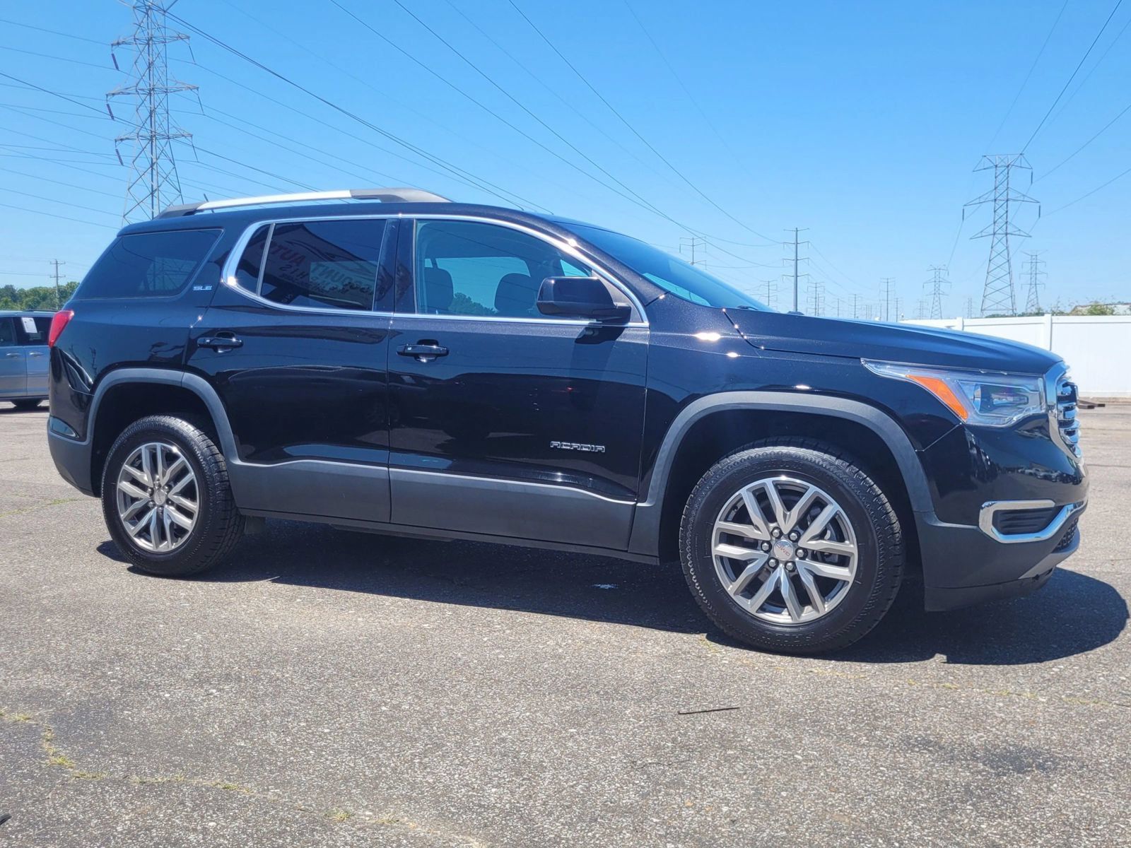 Used 2017 GMC Acadia SLE w/ Driver Alert Package I FWD image 6