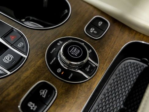 Used 2023 Bentley Bentayga Speed AWD/4WD image 20