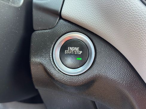 Used 2020 Chevrolet Equinox LT AWD/4WD image 21