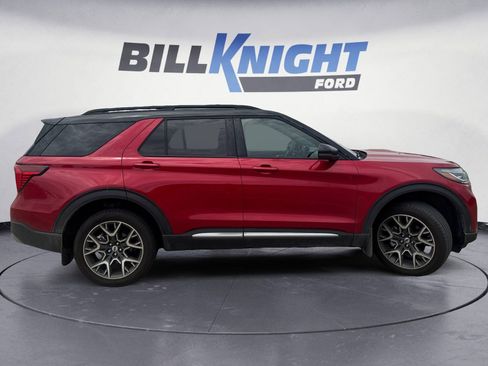 Used 2025 Ford Explorer Platinum w/ Ultimate Package AWD/4WD image 6