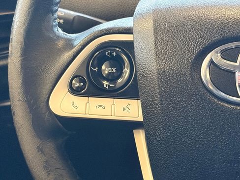 Used 2017 Toyota Prius Prime Premium image 27