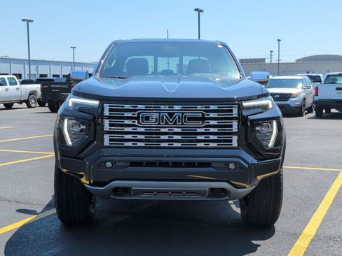 New 2026 GMC Canyon Denali w/ LPO, Black Badging Package AWD/4WD image 7