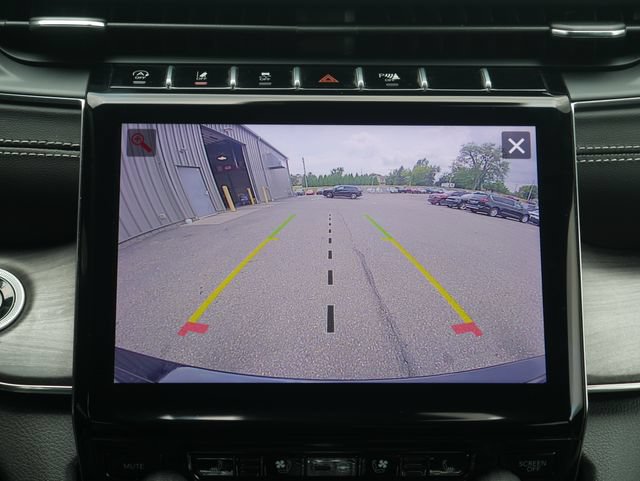 Used 2025 Jeep Grand Cherokee Overland w/ Luxury Tech Group IV AWD/4WD image 9