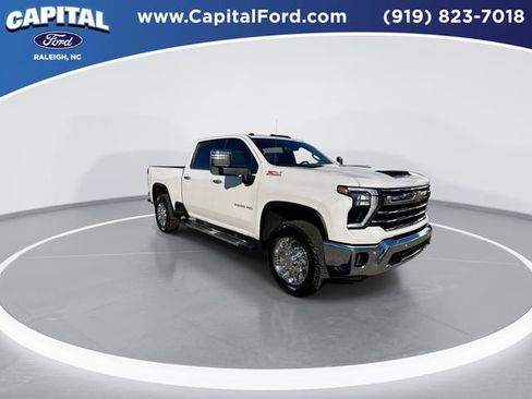 Used 2024 Chevrolet Silverado 2500 LTZ w/ LTZ Convenience Package image 2