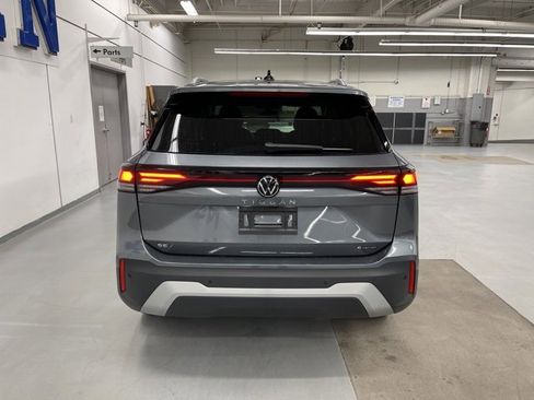 New 2026 Volkswagen Tiguan SE image 3